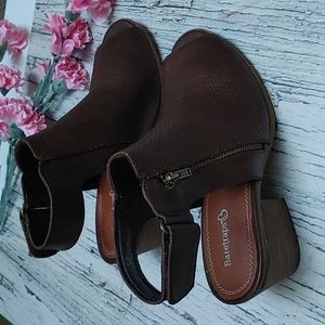 Baretraps dark brown heel half boots shoes open toes size 8 M